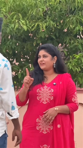 GUNDA DURGA BHAVANI on Instagram: "✨🎄 Rajahmundry, begin your Christmas & New Year shopping at @theVallisilks! 💖🛍️ Explore our vibrant festive collection across Women, Men & Kids Wear — from elegant sarees to trendy outfits and family combos! ✨😍 💝 FREE Saree Offer (Women Sarees Only): Shop ₹5,000 on Women Sarees & get a Tissue Brocade Meenakari Saree worth ₹3,500 FREE! Shop ₹50,000 & get 10 sarees FREE Shop ₹1,00,000 & get 20 sarees FREE 🎁 Lucky Dip Offer: Shop ₹1,000+ & stand a chance to