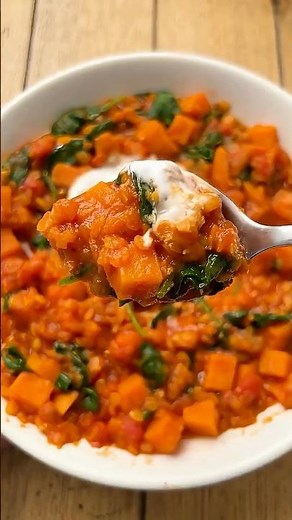 Lust auf Soulfood, das auch noch gesund ist? Vegane Linsensuppe ready in 30 Minuten!