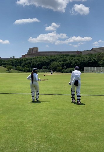 Opening up our batting 🔴🔵🟡 #TuksCricket #GameOn