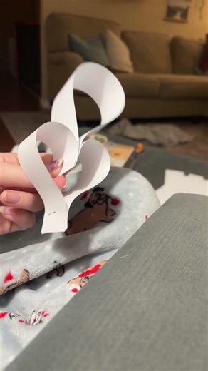How to make a heart paper chain ❤️#paperchain #heart