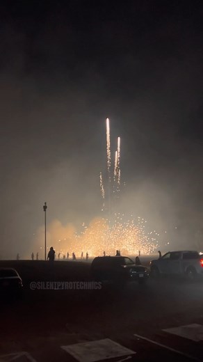 SILENTPYRO on Instagram: "x3 5LB CHEST THUMPERS 🫣🤫 #insane #fireworks💥 #salute #pyro #professional #whistle #4thofjuly #spring #summer #addicts #viral #réel #explorer #explore #reels"
