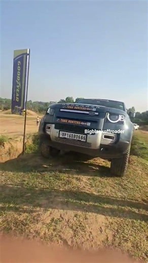 Land Rover Defender in OTR #4x4 #shorts