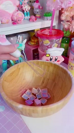 Keycaps cleaning 🧼 #setup #tech #ASMR #kawaiisetup #keyboard #keycap #pink #cute #computer #pc #pastel #keycappuller #techasmr #kawaiiasmr #aestheticsounds | Pinku Kiwi