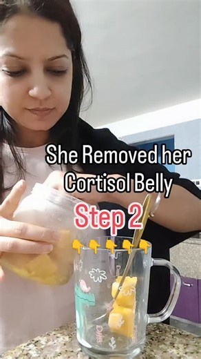 Shilpaa | Health & Vitality Coach 💫💚 on Instagram: "STEP 2: Calm inflammation before chasing fat loss 🌿 She still didn’t try to lose weight. She reduced inflammation first. Because when inflammation is high ❌ • Belly feels hard • Face looks puffy • Weight keeps fluctuating • Digestion feels slow • Energy stays low No detox teas. No extreme fasting. No “one magic food”. ✨ Just simple daily habits that told her body: you’re safe now. 💡 When inflammation goes down: ✔️ Water retention releases ✔