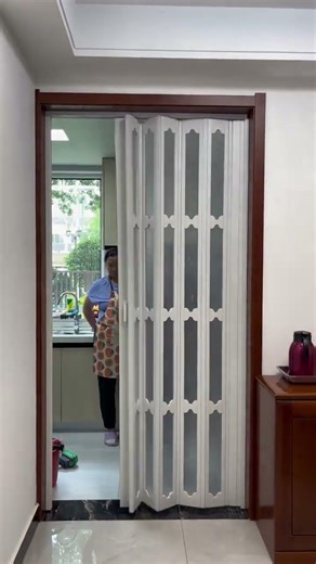 Ten minutes to install, customer shocked! No drilling, no wall damage #PartitionDoor #FoldingDoor