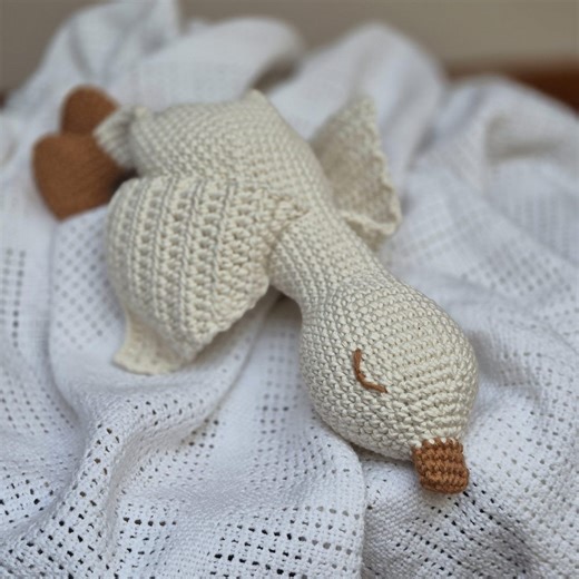 Crochet Goose Pattern – Seamless One-piece Amigurumi – Baby Safe Toy – PDF in Italian, English, and Portuguese - Etsy