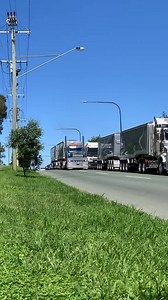 91K views · 1.8K reactions | AUSTRALIA 輦 Truckers #australia #australiatrucker #outbackaustralia #outbacktruckers #kenworthtrucks #kenworth #brownandhurleytoowoomba #grain #qscommodities | Outback Truckers Worldwide | Facebook