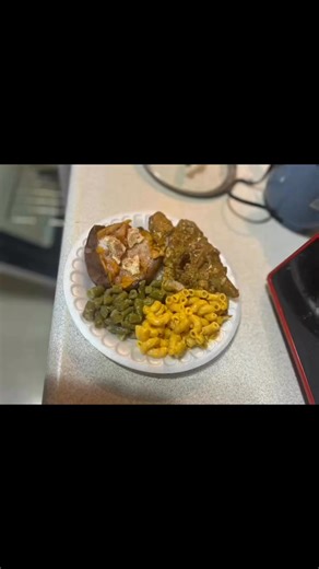 whitney wright on Instagram: "Happy Sunday"