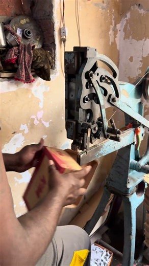 How Shoe Boxes Are Made in Factories 🗃️ 👞