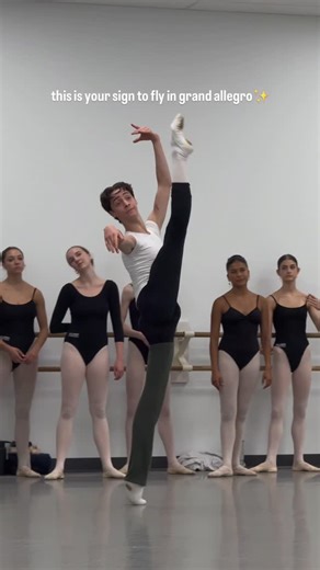 Agustin de Sousa on Instagram: "We love Grand Allegro 💛 #ballet #reels Throwback to class last year featuring @santiherreraballet !! 👈🙌 🎥 @caryballet #ballerina #dancestudio #balletworld #balletdancer"