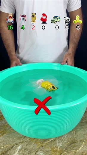 TRY TO GUESS HOW MANY TISSUE PAPER IT TOOKS! WHAT HAPPEND NEXT? #water #waterexperiment #asmr