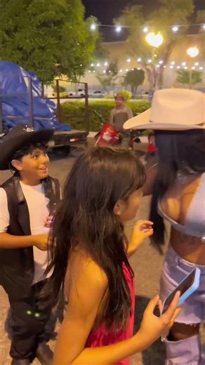 A menina atrapalhando