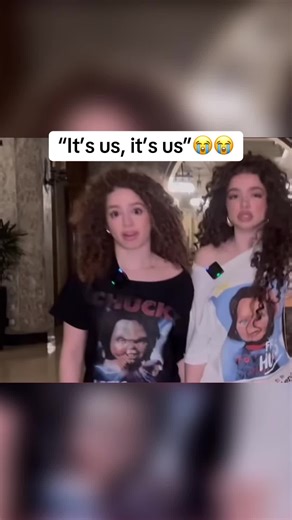 Not them getting scared of their own reflection😭😭#sundaykalogeras #demitrakalogeras #elikalogeras #kalogerassisters #blowthisup @sundaykalogeras @demitrakalogeras @eliana.kalogeras @Noah Risling