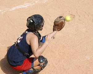 Can You Use A Baseball Catchers Mitt For Fastpitch Softball?