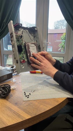 Build an NVR with me. #cctv #cctvcamera #nvr #hdd #security #timelapse #recorder #build #hikvision