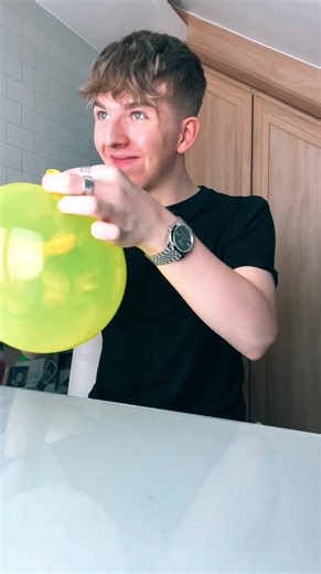 The broken ballon trick! 🎈😮