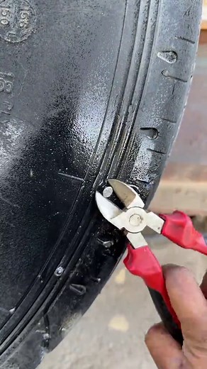 How to Repair Truck Tyre Side Walls with a Kit