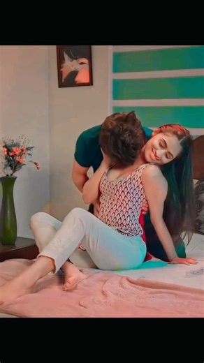 Jalebi Bold on Instagram: "♥️ . . Human metapneumovirus (HMPV) is a negative-sense single-stranded RNA virus of the family Pneumoviridae and is closely related to the Avian metapneumovirus subgroup C. It was isolated for the first time in 2001 in the Netherlands by using the RAP-PCR technique for identification of unknown viruses growing in cultured cells. 🔹Symptoms: ▪️Cough ▪️Fever ▪️Runny or stuffy nose ▪️Sore throat ▪️Wheezing. ▪️Shortness of breath (dyspnea) ▪️Rash 🔹transmission: HMPV spre