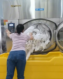 18K views · 50 reactions | Loading and unloading a huge washing machine! | Trend Rush | Facebook