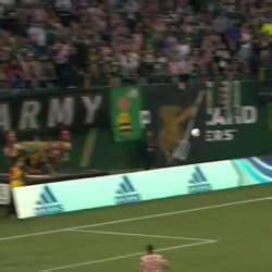 GOAL: Darwin Quintero, Houston Dynamo FC - 65th minute