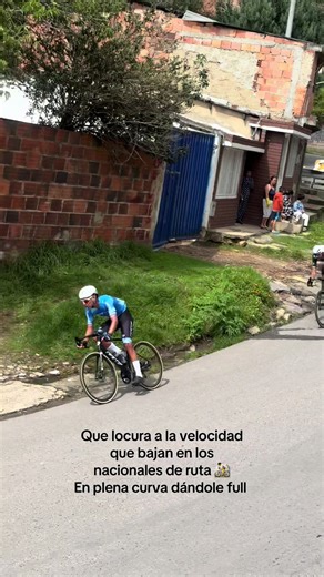 Ciclistas Colombianos en Nacionales de Ruta: Velocidad Imparable