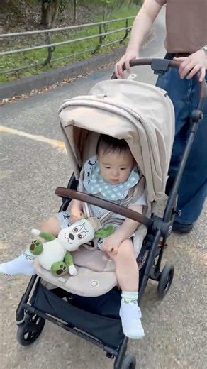 動物園に大好きなワンワンのぬいぐるみ連れてきたよ🐶#1歳 #1歳2ヶ月 #1歳児 #動物園