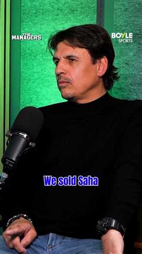 “Over my dead body!” On the latest episode of The Managers, Chris Coleman explains what it was like dealing with Sir Alex Ferguson when it came to transfers. Powered by @BoyleSports Link in bio. #football #transfers #ffc #mufc #fulhamfc #manutd #fulham #united #EPL