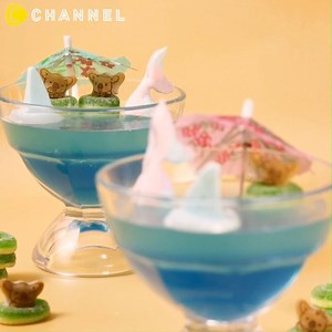 Cute Summer Pool Party🏖 Even in hot summer, you can feel cool with jelly~ Try with friends at a pool party! ■ Ingredients: Marshmallow ・ Egg white ... 1 ・ 50g of sugar ・ Corn starch: appropriate amount ・ Gelatin powder ... 10g ・ Hot water ... 50g ・ Food color: appropriate amount Jelly ・ Gelatin powder ... 10g ・ Hot water ... 50g ・ 50g of sugar ・ Food color: appropriate amount Other ・ Your favorite sweets ... appropriate amount ■ Preparation 1. Add egg white and sugar and mix with a hand mixer t