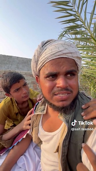 Peer Baba Sab Janta Hai: Funny Insights