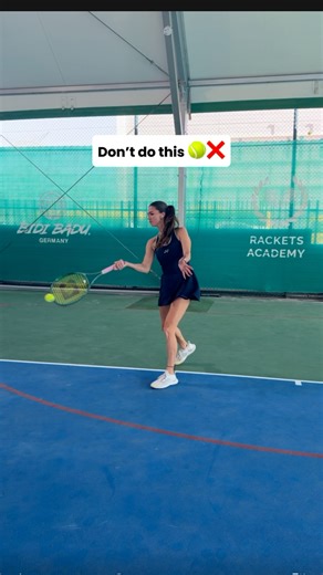 Saša K. on Instagram: "So many players think they’re using their wrist correctly and hitting with spin because they finish with the racket over their shoulder 🎾 However, a lot of the time the racket is flat through contact, and the windshield-wiper motion only happens after the ball is gone… When that happens, no spin is actually applied - which means less control and more balls flying long ⚠️ Instead, focus on creating that brushing feeling under → up → and over the ball (aka the windshield wi