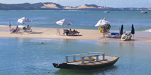 Praia em janeiro: onde não pegar chuva no Brasil e no Caribe