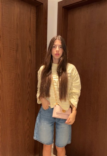 Stylish Yellow Outfit Inspiration for Today