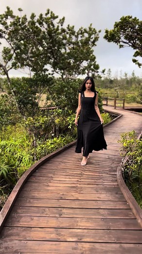 Long dresses in stock🦋available in more colours.Dm us on instagram or WA 59445940🩷#onlineshopping#fypageシ#mru🇲🇺#kiss.mru
