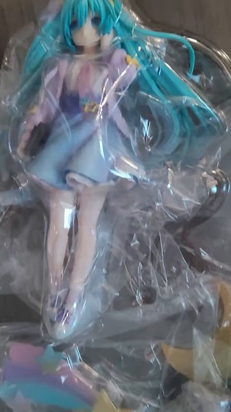 Hatsune Miku Figure Unboxing Experience