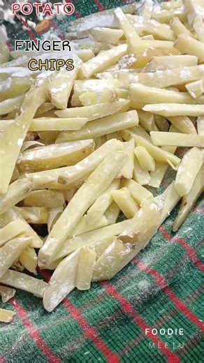 potato chips 😋🥔 fried #frenchfries #potatosnacks #recipe #food #cookingrecipes