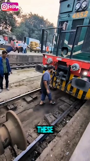 172K views · 450 reactions | The process of coupling train cars.!  .. #TrainCoupling #RailwayProcess #TrainEngineering #LocomotivePower #RailwayLife #TrainMechanics #FreightTrain #TrainConnection #TrainYard #RailwayWorkers #HeavyMachinery #IndustrialProcess #TrainLovers #RailwayTechnology #EngineeringMarvel  | BrainBuzz TV | Facebook