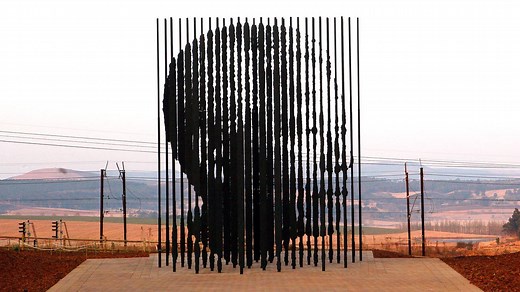 Sculpture Pays Tribute to Nelson Mandela