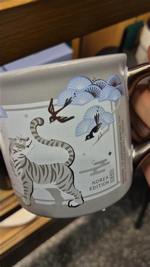 starbucks goods in korea (2) I want these two mug cup set!