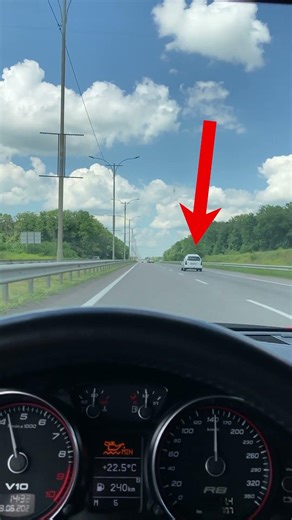 😂 Dream vs Reality — Audi R8 V10 vs Opel Astra G