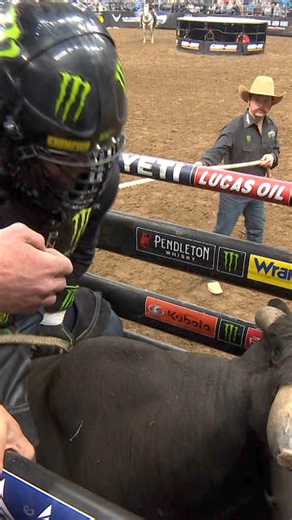 Flyin’ Wired is flyin’ HIGH! Currently number 3 in the standings, he’ll be soarin’ into the World Finals this May! | PBR