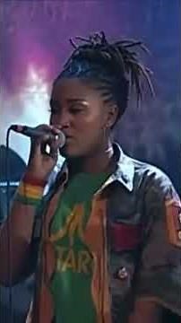 Floetry performing (butterflies ) good music good vibration