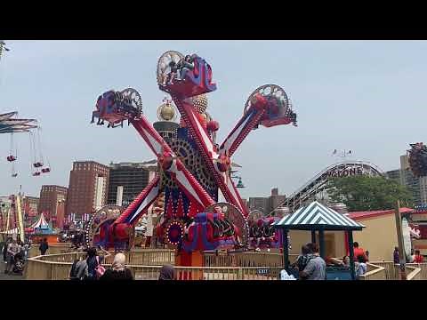 NEW Zamperla NebulaZ Thrill Ride at Coney Island, New York