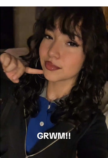 Fue chistoso hacer este video, ni yo sabía que hacía JSKDJSK, oigaaan primera vez q me veo re bien un primer día, periodt 👅 . . #GRWM #primerdia #terceromedio #chile #fyp