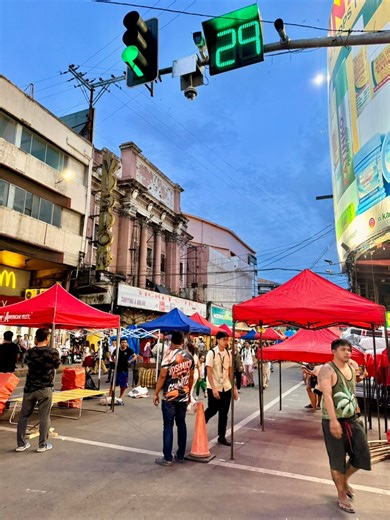The vibrant Colon Street, the oldest street, transforms into a more vibrant night market from 6pm up to midnight Fri-Sun. Tig shopping ba mo sa Colon Night Market? 🤔 #ColonNightMarket #DowntownCebu #SkyScraperCityCebuUpdates | SkyscraperCity - Cebu Updates