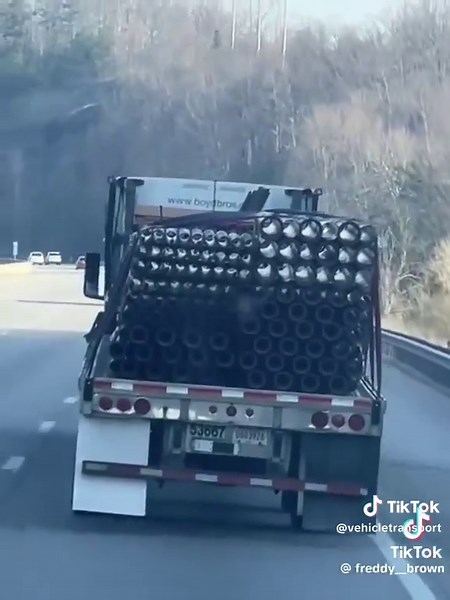 One wrong turn and it’s raining rebar #StrapWork #TruckingFail #LooseStraps