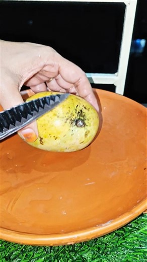সিজনের পাকা আমের এক্সপেরিয়েন্স।👌#shorts #shortsvideo #youtubeshorts #food