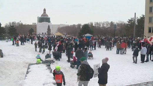 Protesters in Edmonton truck convoy call for end to COVID public health measures