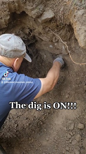 120 reactions | This weekend at Diamond Mountain....THE DIG IS ON!!!...