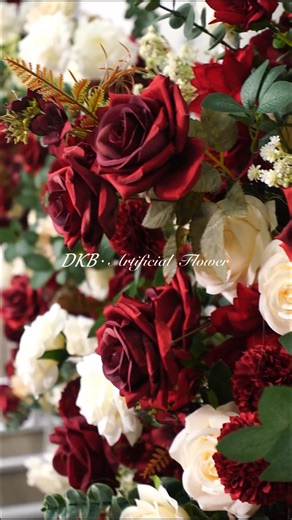 BG539❤️💚Classic Christmas color scheme👑Customized floral backdrop decorations for Christmas wedding events🎄We accept custom floral arrangements of any size #dkbflower #dkbcrafts #backdropflower #weddingbackdrop #eventbackdrop #christmasevent #christamscolor | DKB Artificial Flowers Factory