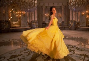 Τελικά η Emma Watson έχει καλή φωνή και μπορεί να τραγουδήσει [βίντεο]